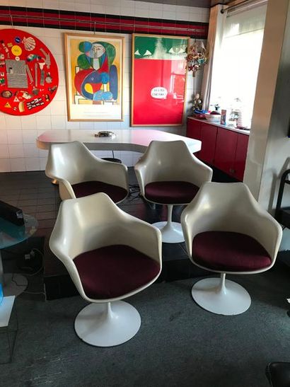 null Eero Saarinen (1910-1961)

Ensemble de quatre fauteuils Tulipe, modèle crée...