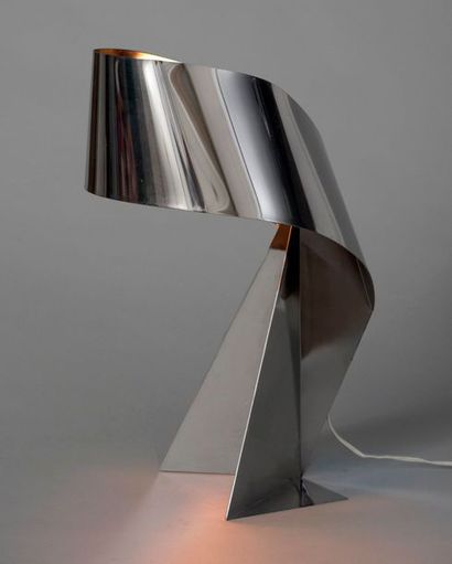null Claire NORCROSS (XX-XXI èmes)

Lampe de table Ribbon, modèle crée en 2006

Edition...