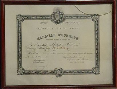 null Lot de 3 brevets: Certificat de Préparation au Service militaire, au nom de...