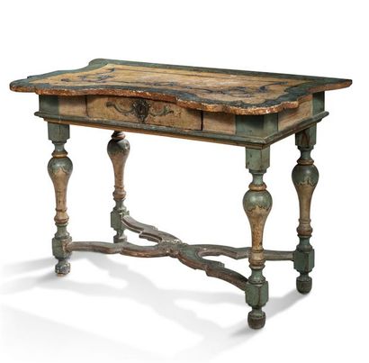 null ø TABLE en bois polychrome XVIIIe siècle
H 79 - L: 115 - P: 58 cm