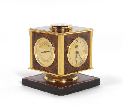 HERMES Clock
Brass, leather, glass
Signed 12.5 x 14 x 14 cm.
Circa 1960