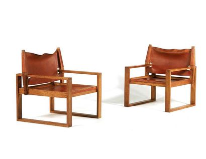 SVEND FRANDSEN (XX) 
Paire de fauteuils dits Safari
Cuir, bois
80 x 66 x 70 cm.
Hugo...