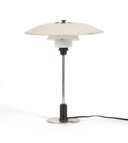Poul Henningsen (1894-1967) 
Lampe dite PH 3,2
Métal, verre, acier, bakélite
H.:...