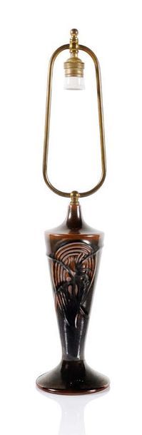 Axel Salto (1889-1961) 
Lamp base
Sandstone, brass
Signed
H.: 65.8 cm.
Royal copenhagen,...