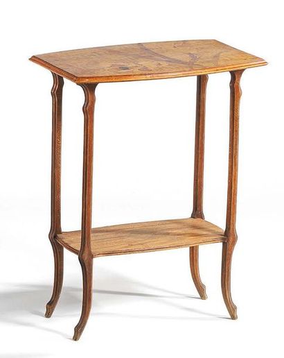 Émile GALLÉ (1846-1904) 
Pedestal table
Wooden inlay
Signed
75 x 37 x 58 cm.