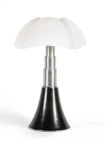 GAETANA AULENTI DIT GAE (1927-2012) 
Pipistrello lamp
Metal, methacrylate (accident)
H..:...