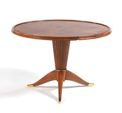 TRAVAIL FRANÇAIS Pedestal table
Wood brass
56 x 83 cm.
Circa 1940