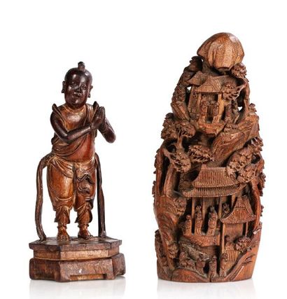 Chine XIXe siècle Lot de deux bambous sculptés, représentant un Hoho les mains jointes,...