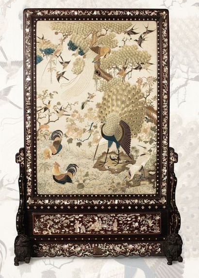 VIETNAM XIXe siècle Large letter screen, the wooden frame of beautiful patina, carved...