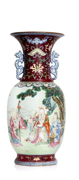 CHINE première moitié du XIXe siècle Important vase balustre en porcelaine, émaux...