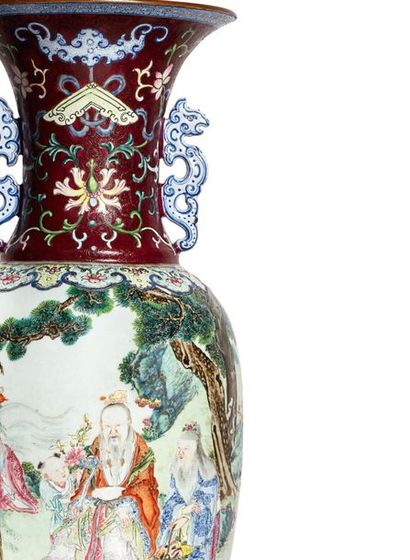 CHINE première moitié du XIXe siècle Important vase balustre en porcelaine, émaux...