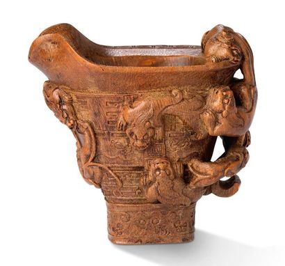 CHINE début XXe siècle Bamboo libatory cup carved with five lions on the rim and...