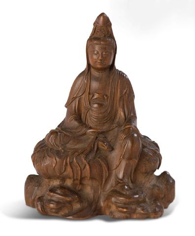 Chine XIXe siècle Carved boxwood Okimono representing the goddess Kannon in royal...