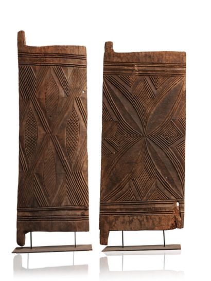SUD-EST DU NIGÉRIA, AFRIQUE DE L'OUEST Ethnie Igbo 
Deux portes sculptées en bois...