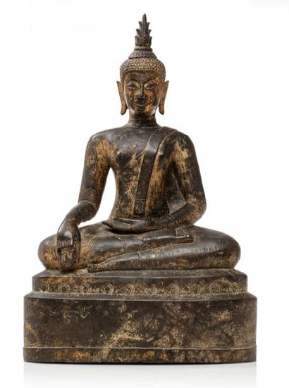 NORD THAÏLANDE-LAOS XVIIIe SIÈCLE Bouddha en bronze avec traces de dorure, représenté...