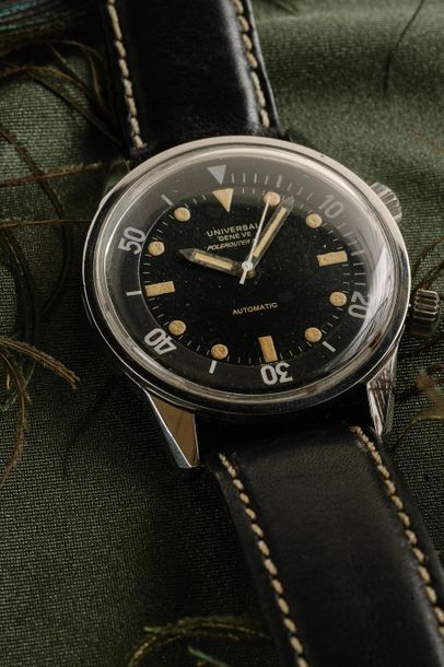 UNIVERSAL GENEVE Polerouter sub
Around 1960 Steel
case Automatic mechanical
movement...