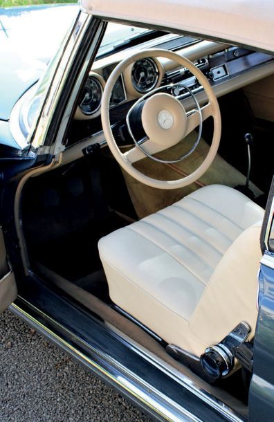 MERCEDES-BENZ 280 SE Cabriolet 1968 Desired 280 SE version
Nicely presented
Mechanic...