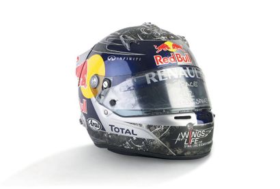 null SEBASTIAN VETTEL - 2011
ARAI - Red Bull Racing - casque officiel signé porté...