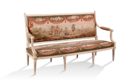 Mobilier de salon Mobilier de salon comprenant :


Un canapé en bois mouluré sculpté...