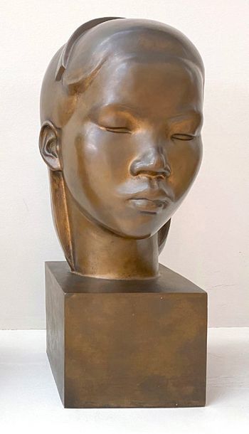 VU CAO DAM (1908-2000) Buste de jeune fille
Bronze à patine noire, signé sur la base
sur...