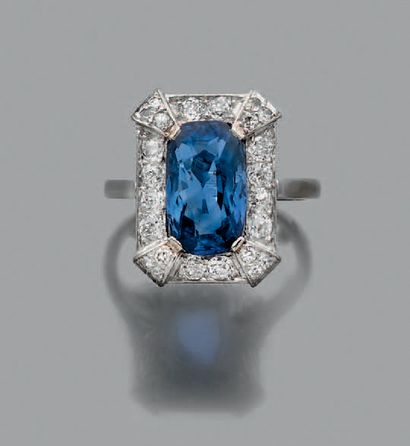 null RING "SAPHIR" Cushion-cut
sapphire, antique cut diamonds, platinum (950).
Td.:...