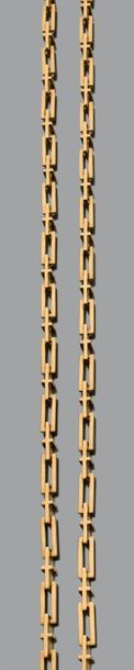 HERMES Long necklace with rectangular links.
Gold 18k (750). Signed, numbered
L.:...