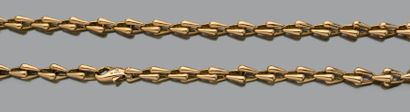 CARTIER Sautoir pouvant former un bracelet et un collier. Or 18k (750). Signés, numérotés
L....
