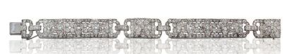 Lacloche 
Bracelet "ruban" Diamants de taille ancienne et huit huit, or 18k (750)....