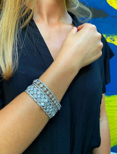 GUBELIN Bracelet - montre joaillerie, diamants ronds et baguettes, platine (850)....