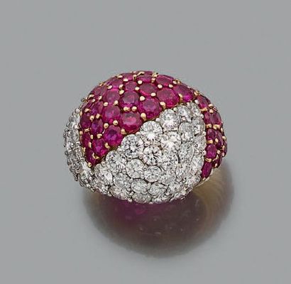 null RING "BALL"
Ruby, diamonds, 18k gold (750), platinum (850).
Td: 52 - Pb: 11.2...
