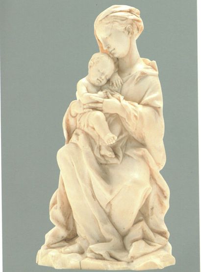 Attribué à Ehrgott Bernhard Bendl 
VIERGE À L'ENFANT en ivoire sculpté en ronde-bosse....