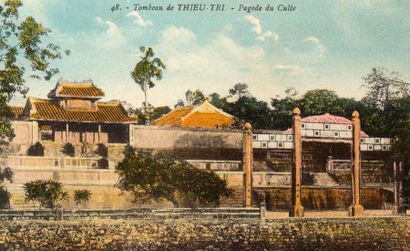 VIETNAM Set of six colourful postcards, representing the tombs of Thieu Tri, Minh...