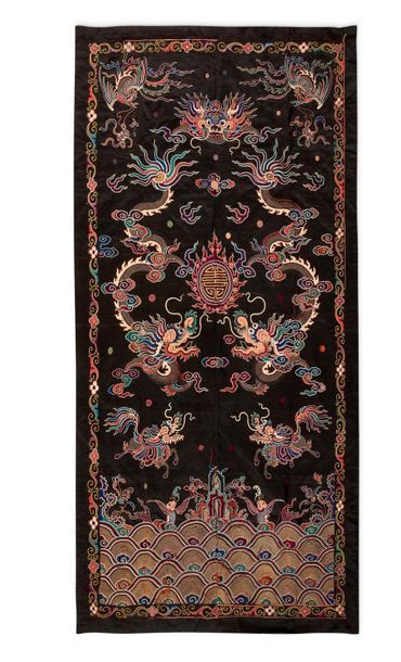 CHINE DU SUD - VIETNAM Large black silk hanging embroidered with polychrome threads,...