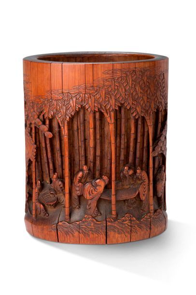 null China, late 19th-early 20th century 

Bamboo bitong brush holder with carved...