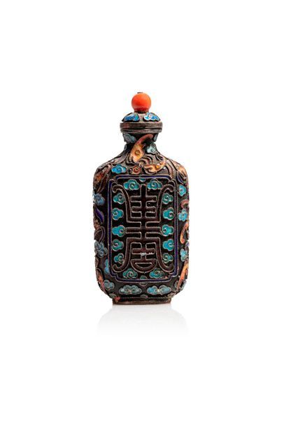 null China, late 19th century

Snuffbox bottle in enamel on silvery metal, with filigree...