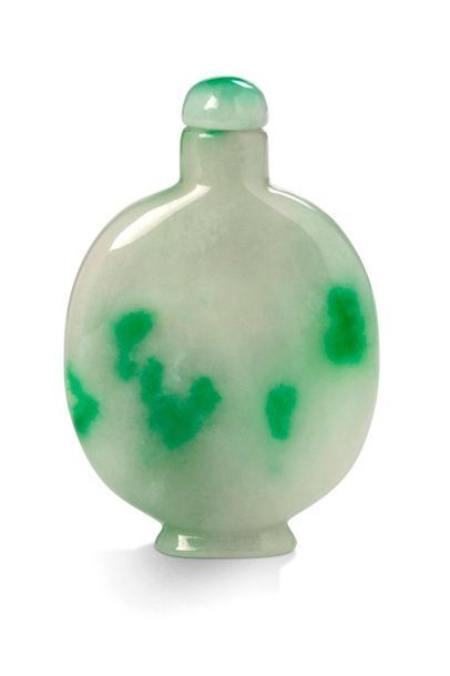 null China, 20th century

A flattened jadeite bottle.



H. 7.5 cm