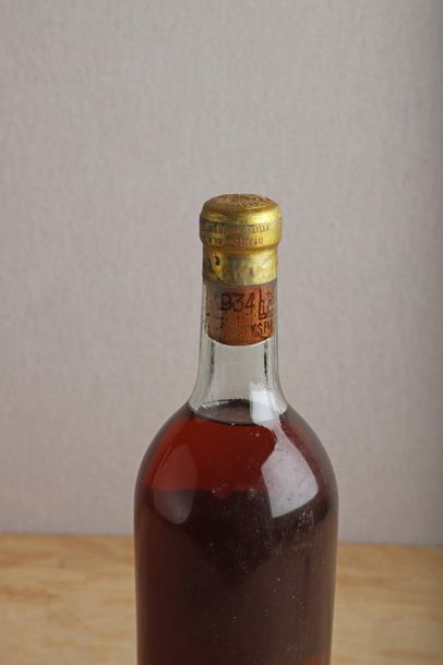 null 1 B CHÂTEAU D'YQUEM (T.L.B.; partly missing; capsule and cap stamped) - 1934...