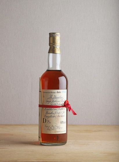 null 
1 B WHISKY SINGLE HIGHLAND MALT 75 Cl 43% (Wooden case) E.T.H; C.C.- 1940年...