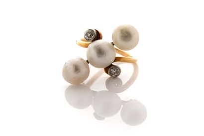 null PEARLS"
RING Pearls - supposedly fine, untested, round diamonds, 18K (750) gold.
Td:...