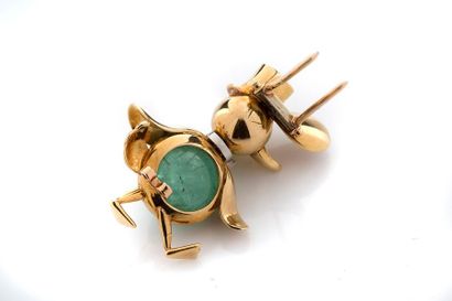 null DUCK" SPINDLE
Emerald cabochon, 18K (750) gold.
H.: 3.4 cm approx. - Pb.: 13.6...