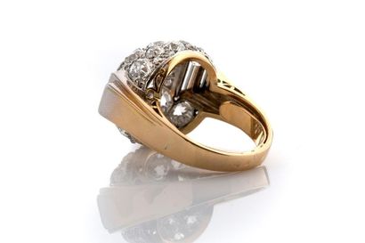 null RING "DIAMONDS" Old cut
diamonds, calibrated, 18K gold (750) and platinum (850).
Td:...