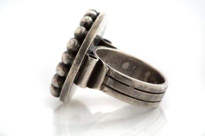 Jean Després BAGUE Argent (<800).
Poinçon de maître.
Td.: 58 - Pb.: 27.2 gr
A silver...