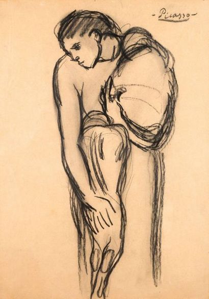 Pablo Picasso (1881-1973) 
Femme debout tenant deux enfants, 1901
Fusain sur papier,...