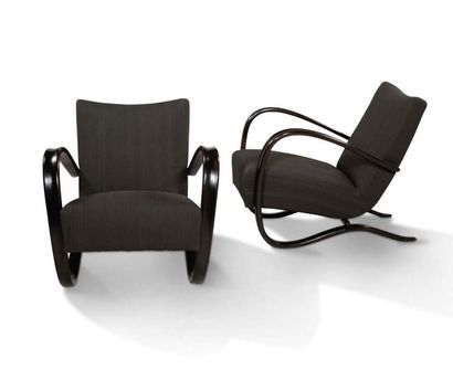 JINDRICH HALABALA (1903-1978) 
Paire de fauteuils dits H269
Toile de coton, hêtre
75...