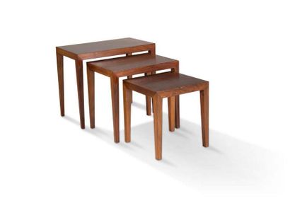 Severin HANSEN (1887-1964) 3 tables
Rosewood veneer
50 x 59 x 35 cm; 39 x 35 x 35...