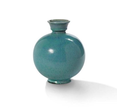 BERNDT FRIBERG (1899-1981) 
Vase
Céramique
21 x 17 cm.
Gustavsberg, circa 1970