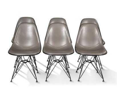 Charles (1907-1978) & Ray (1912-1988) EAMES 6 imitation leather chairs
, metal
80...