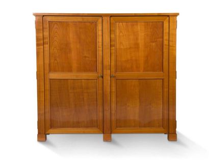 Paul DUPRE-LAFON (1900-1971) 
Oak
cabinet
131 x 144 x 42 cm.
Circa 1940