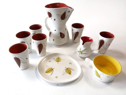André BAUD (1903-1986) 1 pichet, 6 verres, 1 assiette, 2 pièces de forme
Céramique
H.:...