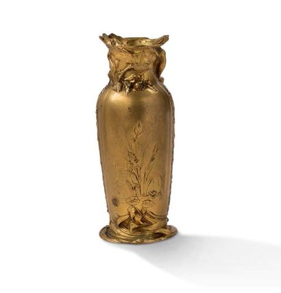 LOUCHET 
Bronze
vase H.: 19 cm.
Signed
Circaa 1900